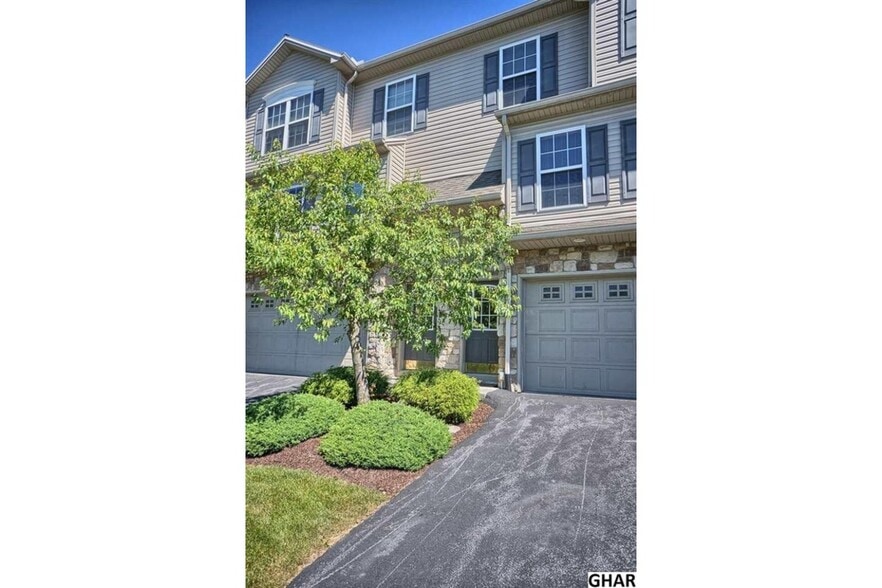 Building Photo - 479 Waterleaf Court