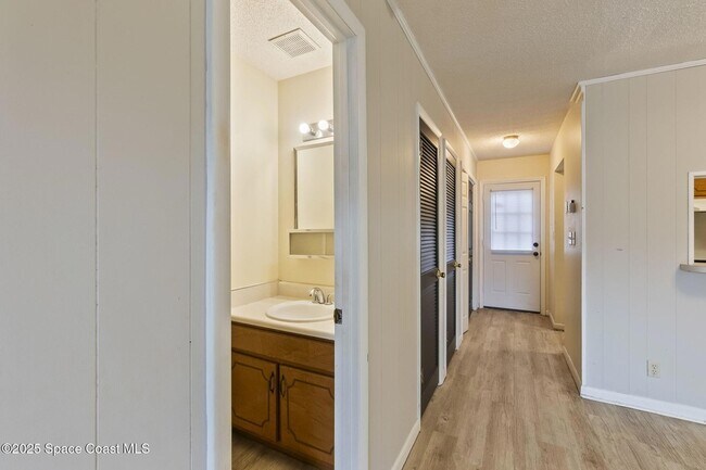 Building Photo - 4443 Dorothy Dr