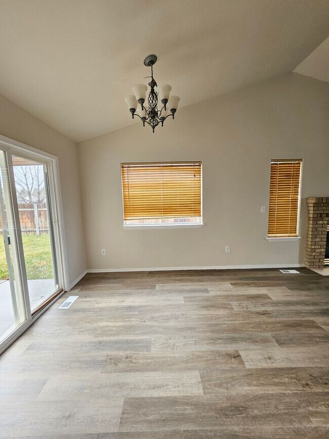 Building Photo - Cute Nampa home.