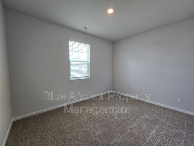 Building Photo - 77 Bonaparte St