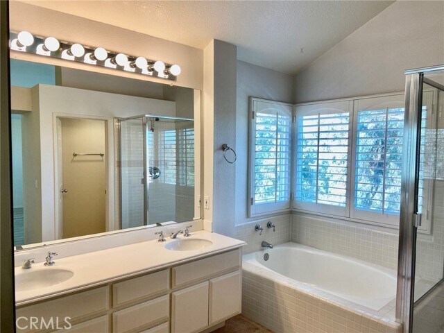 Building Photo - 28732 Rancho Del Lago