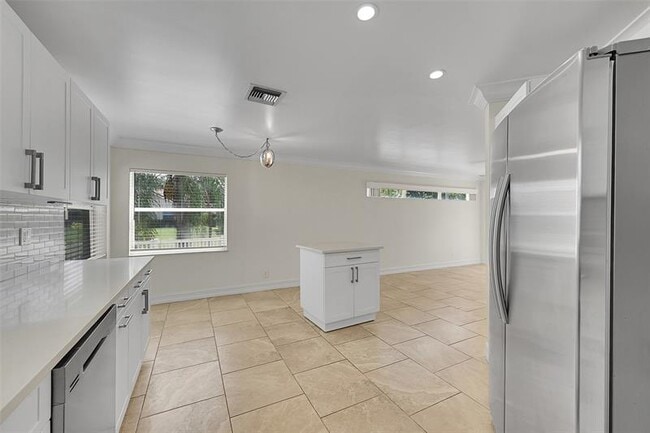 Building Photo - 6331 NW 58th Way