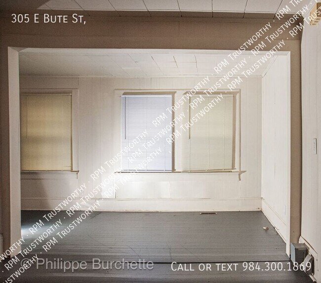 Building Photo - 305 Bute St
