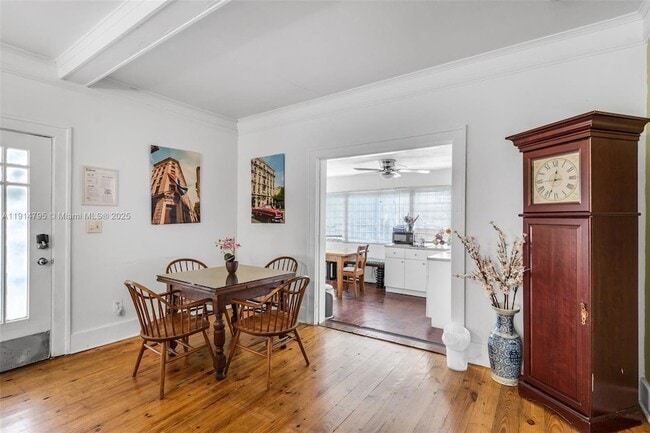 Building Photo - 314 NE 26th Terrace