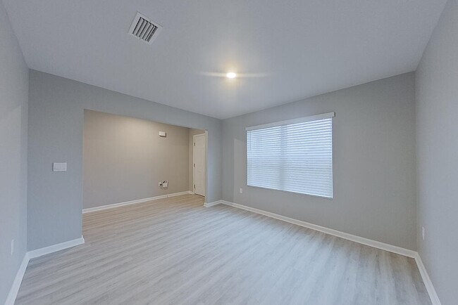 Building Photo - 4694 Malay Cir