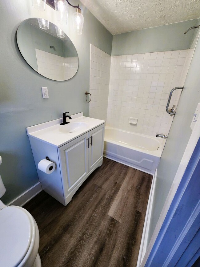 Building Photo - Duplex W 47th