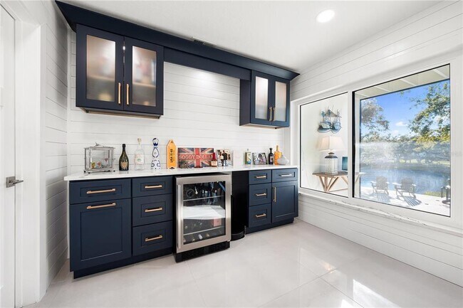 Building Photo - 2500 Monterey St