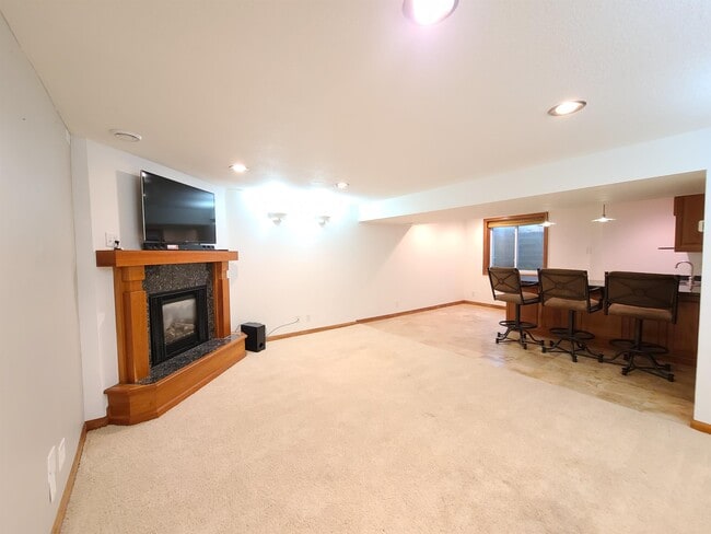 Building Photo - 1103 1st St NW