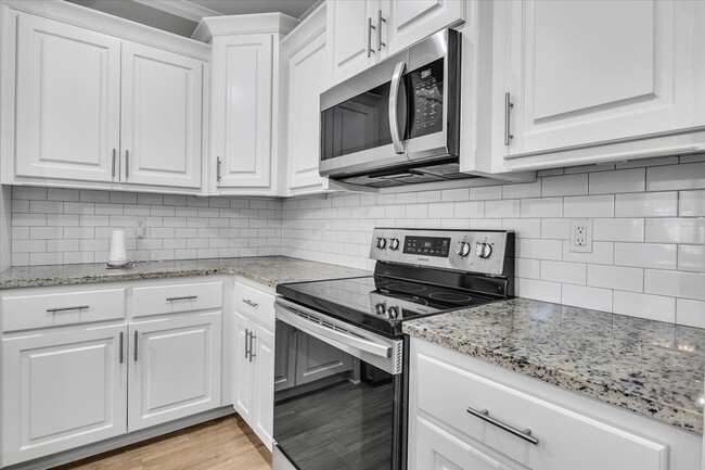 Kitchen - 10670 Washita Dr