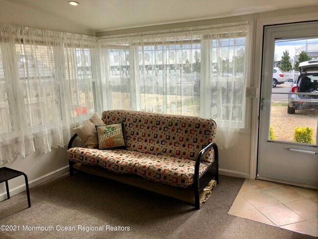 Building Photo - 3456 Jefferson Ave