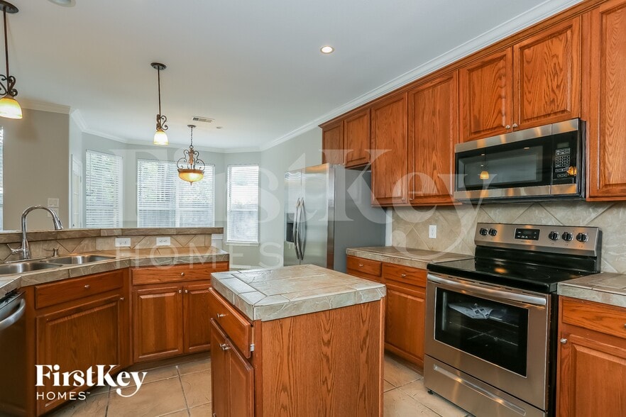 Building Photo - 18418 Polo Meadow Dr
