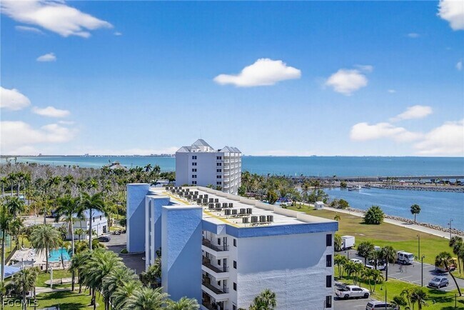 Building Photo - 15021 Punta Rassa Rd