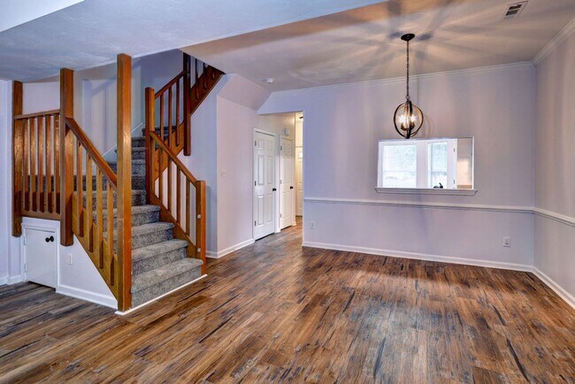 Building Photo - Coventry Townhome Move In Ready.