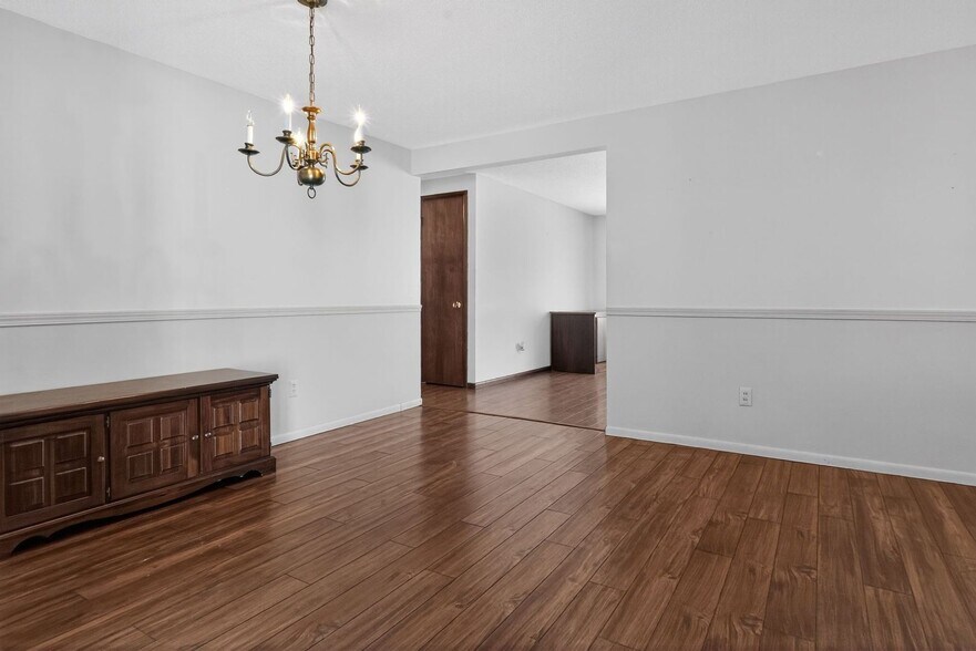 Building Photo - 20728 Old 24 E Rd