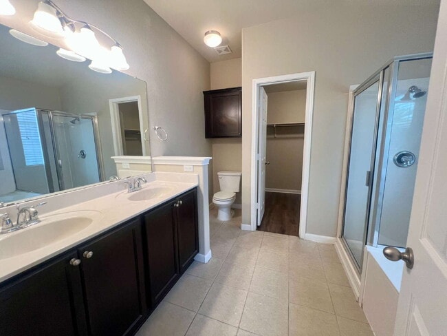 Building Photo - Beautifully updated one-story home!
