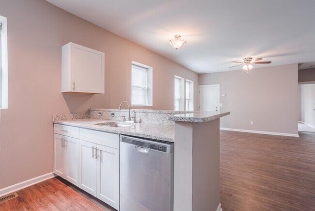 Building Photo - 1931 Delaware Ave