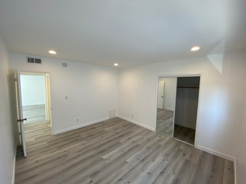 Building Photo - 1330 N Sweetzer Ave