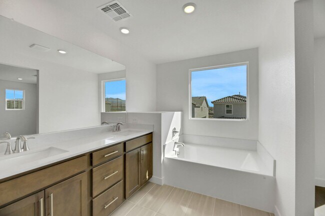 Building Photo - 4-Bedroom Home in Inspirada