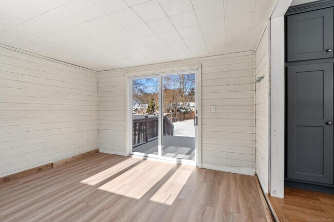 Building Photo - 8 Kings Rd