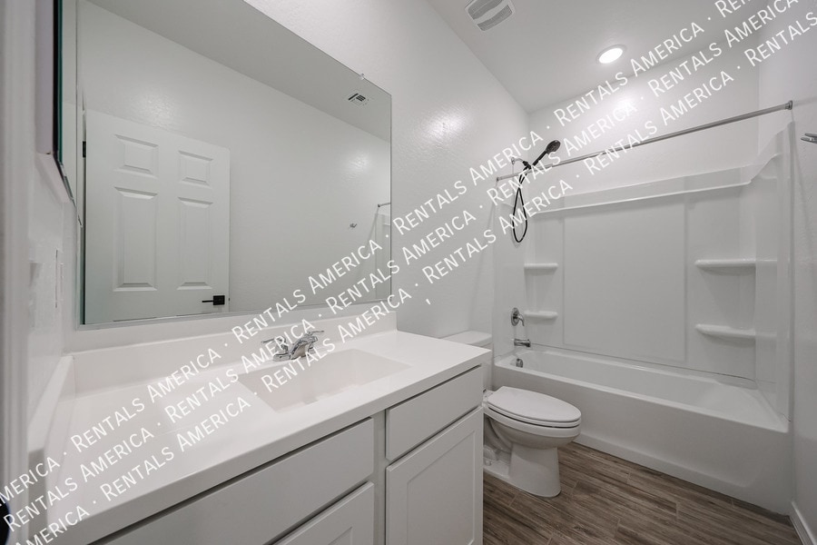 Building Photo - 5528 W McNeil St