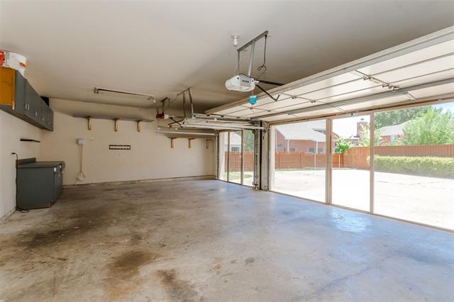 Building Photo - 204 Forest Ln