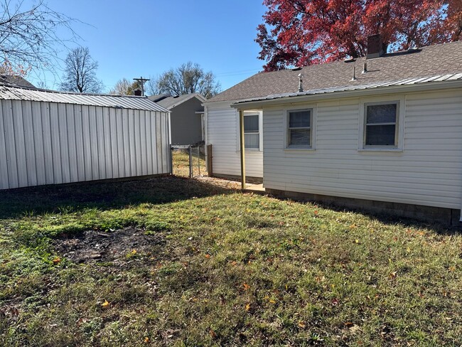 Building Photo - Totally updated!  2 Bedroom 1 Bath home! $...