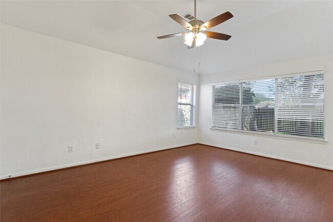 Building Photo - 3135 Stratford Bend Dr