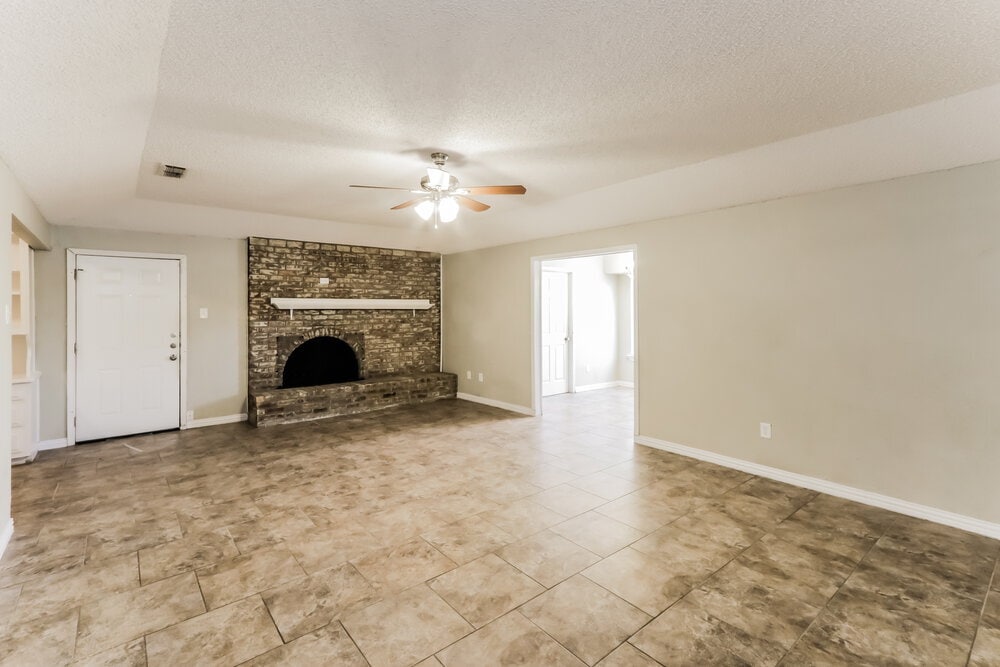 Building Photo - 1830 E Kirnwood Dr