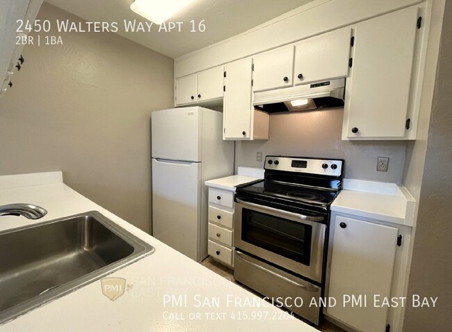 Building Photo - 2bd/1ba Quiet Top Unit with In-unit Washer...
