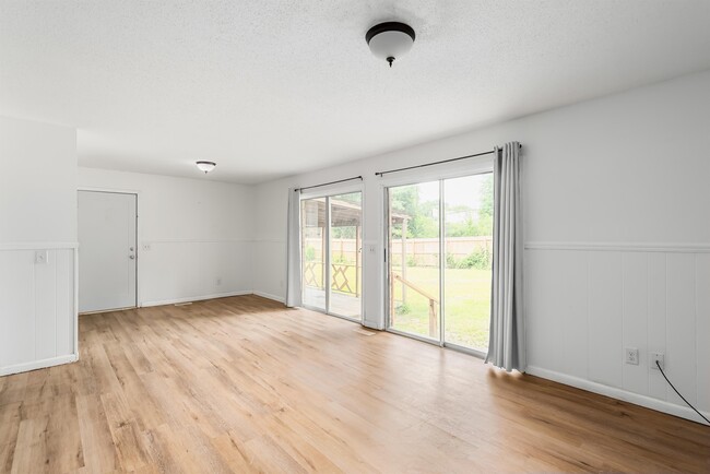 Building Photo - 302 Antler Dr