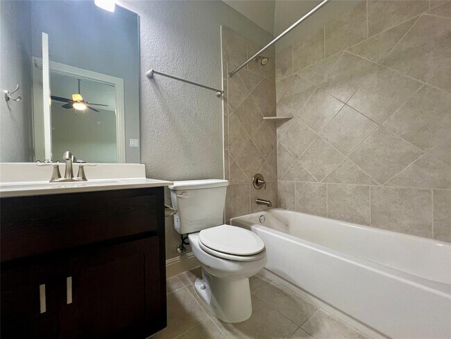 Building Photo - 16601 Leopold Trail