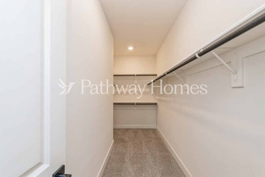 Building Photo - 620 Brookside Dr
