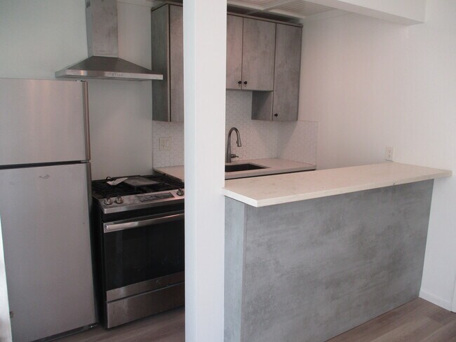 Kitchen - 128 Shell St