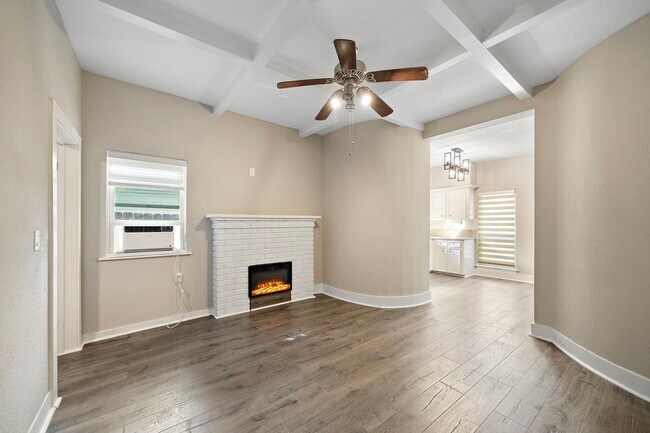 Building Photo - 4618 McKinney St