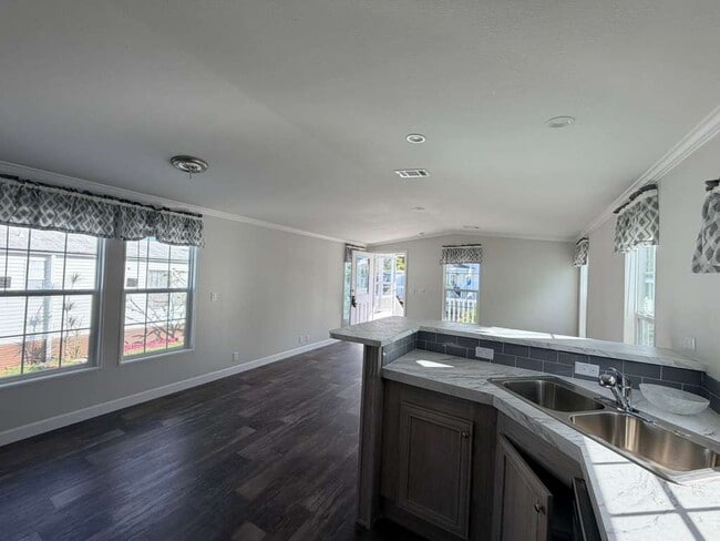 Building Photo - 5391 SW 35th Ct