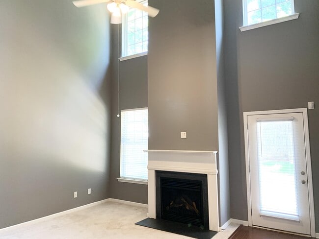Building Photo - 306 Kaley Dr