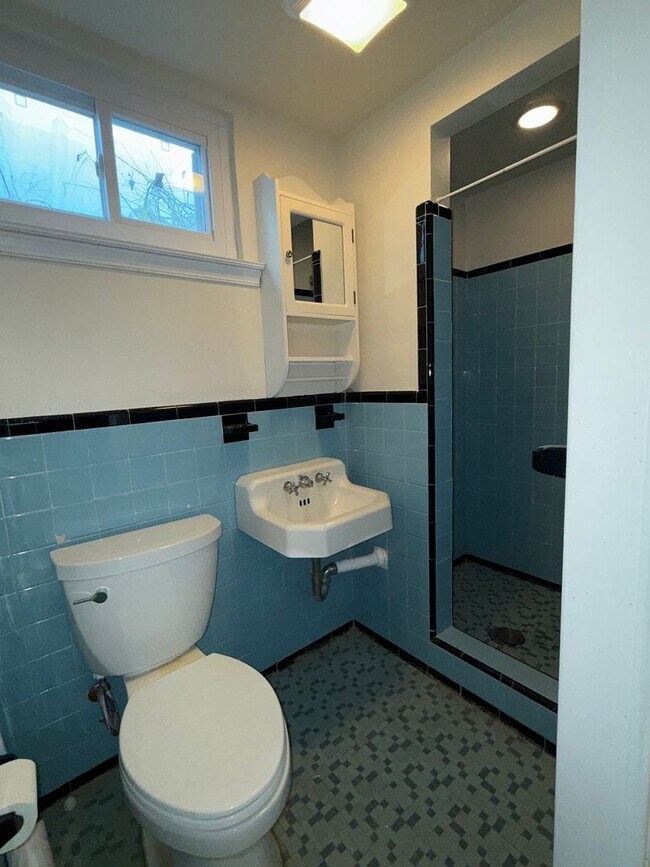 Building Photo - Charming 3-Bedroom Home in Silver Spring