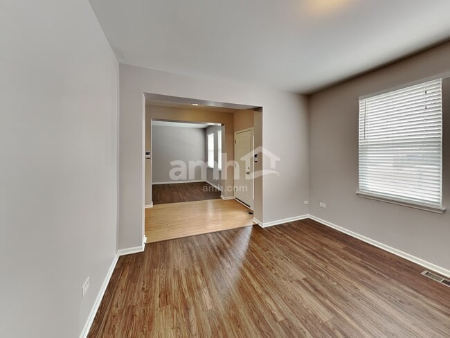 Building Photo - 2717 Avalon Ln