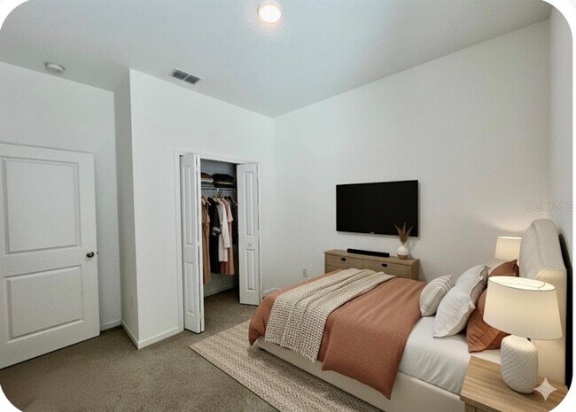 Building Photo - 421 Disa Dr