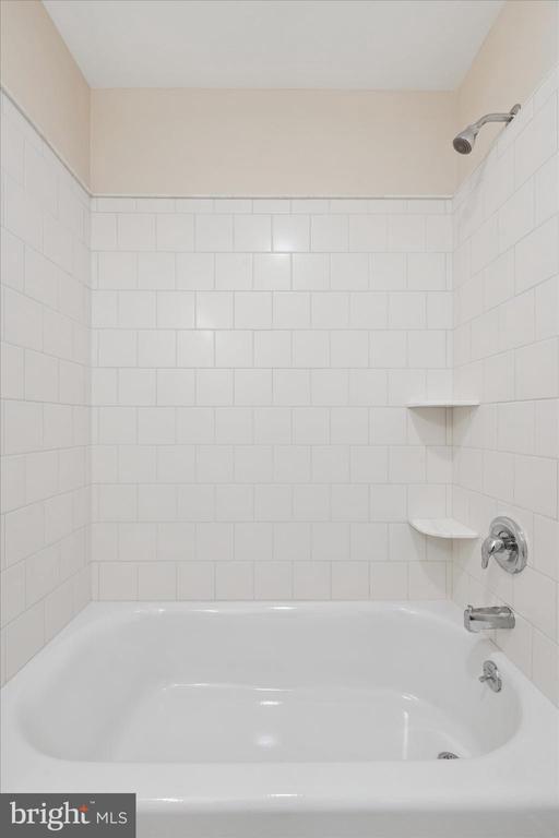 Building Photo - 202 E King St