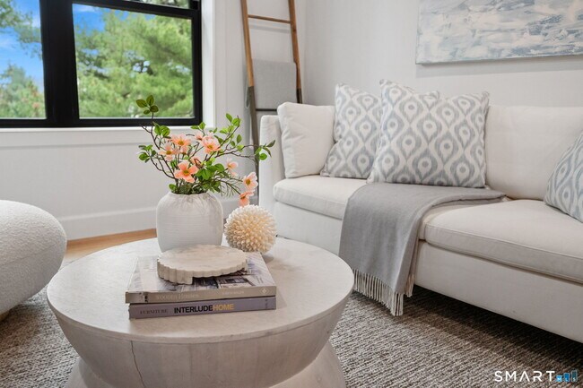 Building Photo - 131 Beach Rd