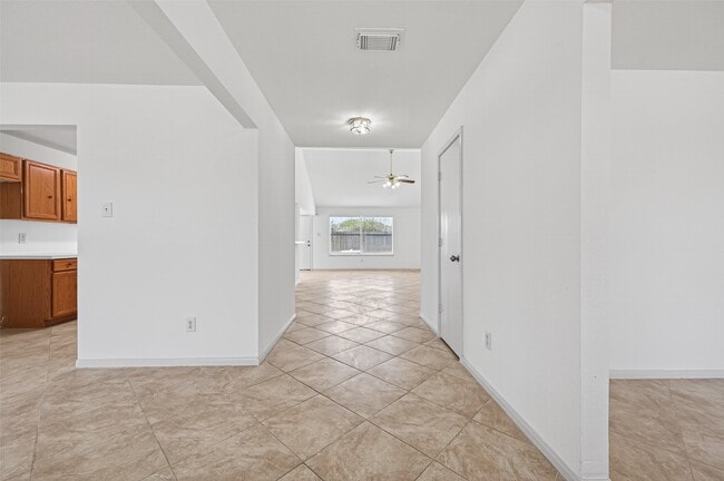 Building Photo - 11002 Bradford Way Dr