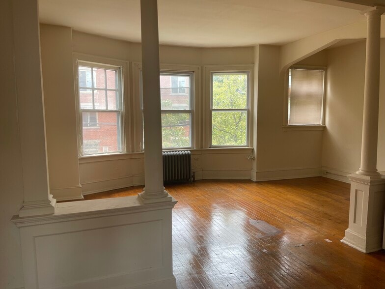 Building Photo - 203 Penn St