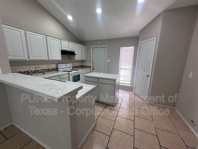 Building Photo - 2805 Summer Ridge Dr