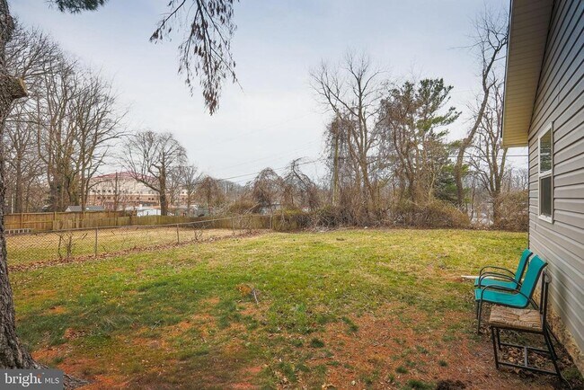 Building Photo - 4905 Ridge Ave