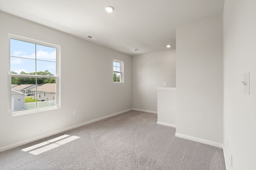 Building Photo - 336 Jackson Way