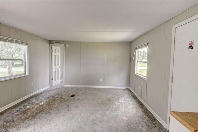 Building Photo - 5947 Julian Airport Rd