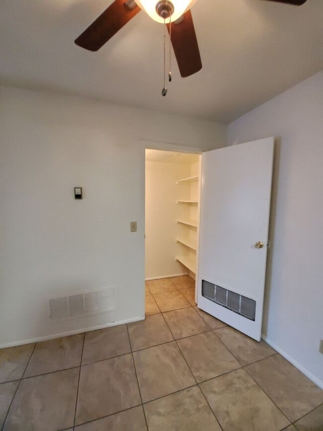 Building Photo - Shadow Mountain 2 Bd/2Ba Single-Level Townhome w/ Fireplace & Pool **$500 off 1st Month**