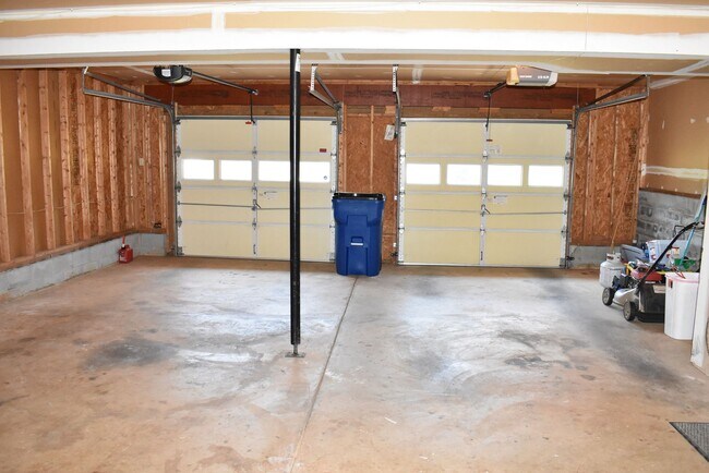 Building Photo - A Great South Stafford Location!