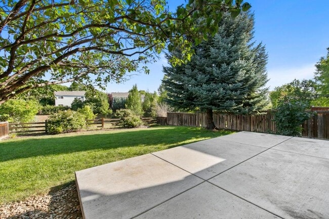 Building Photo - 1878 Twin Lakes Cir